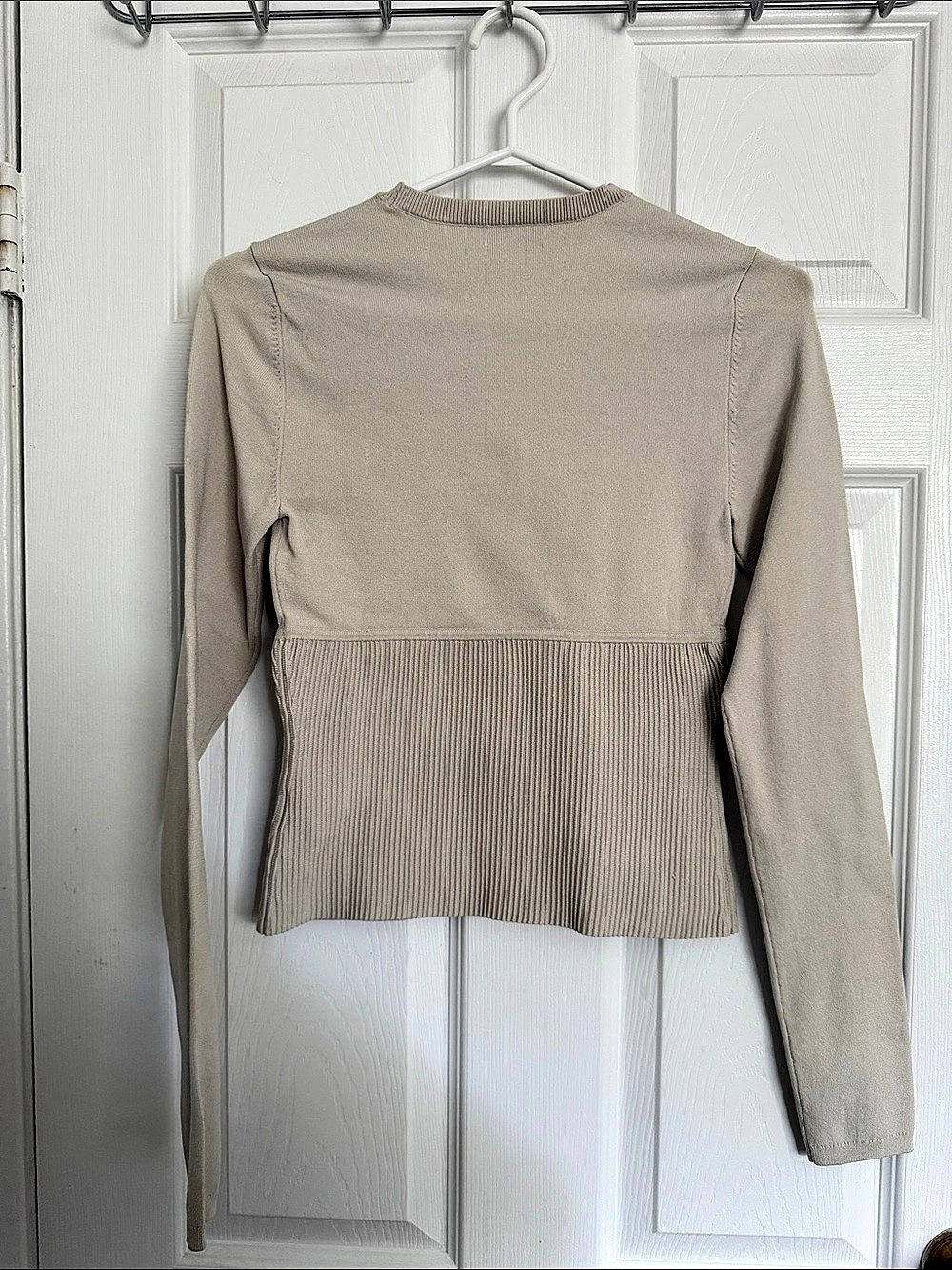 Babaton Sculpt Knit Crew Longsleeve Sweater Beige Small NWOT - Picture 2 of 4